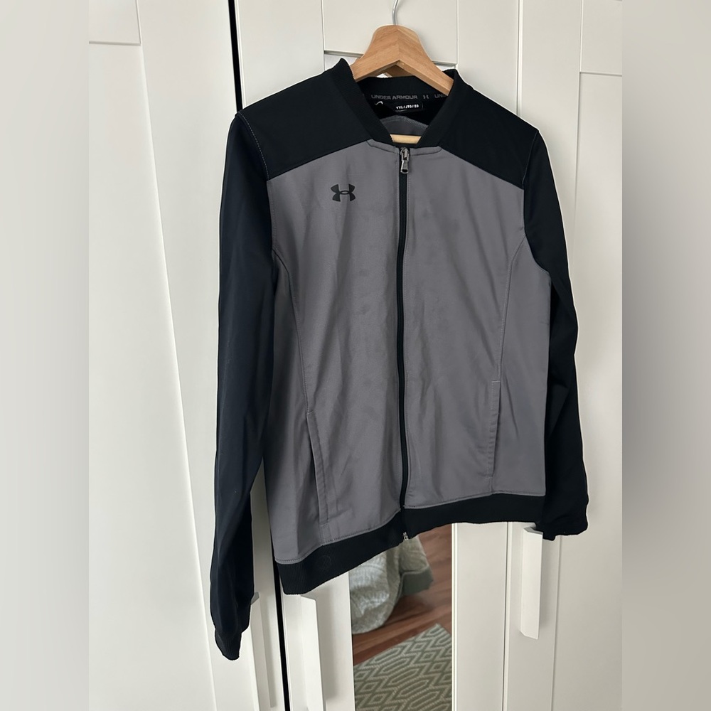 Under Armour Zip Up Sweatshirt Boys Black and Gray Athletic Jacket Youth XL